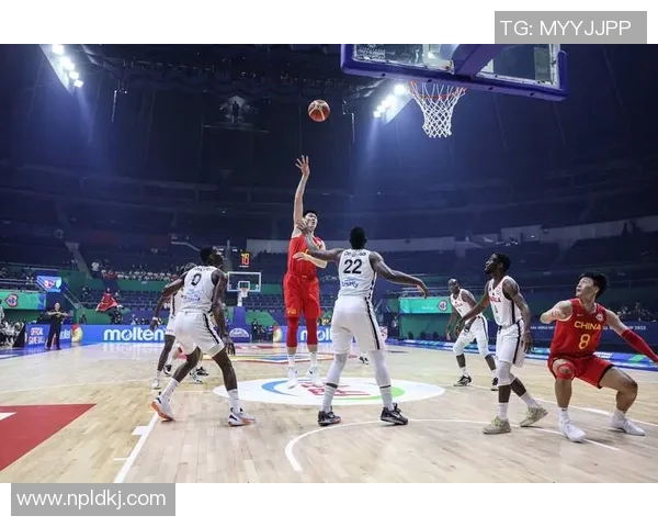 西安篮球队在世界杯预选赛中以73分稳居积分榜首位